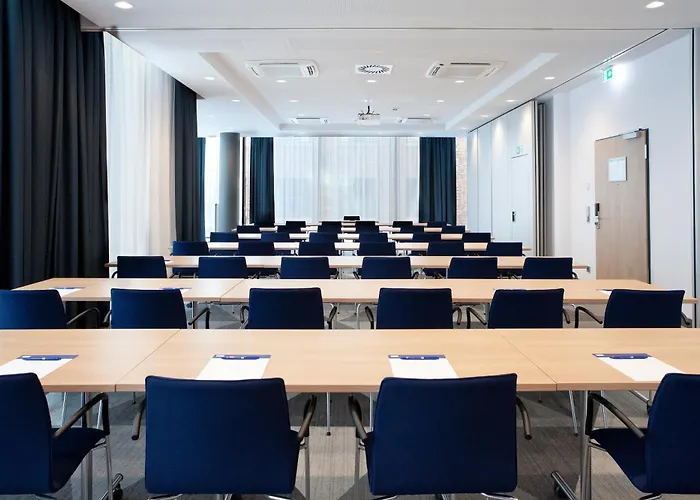 Express - ホテル 3*